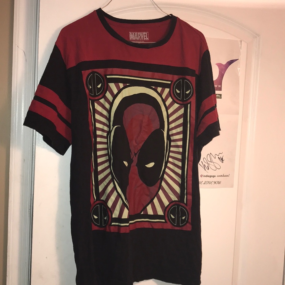 Men’s/Woman’s XL Deadpool Shirt